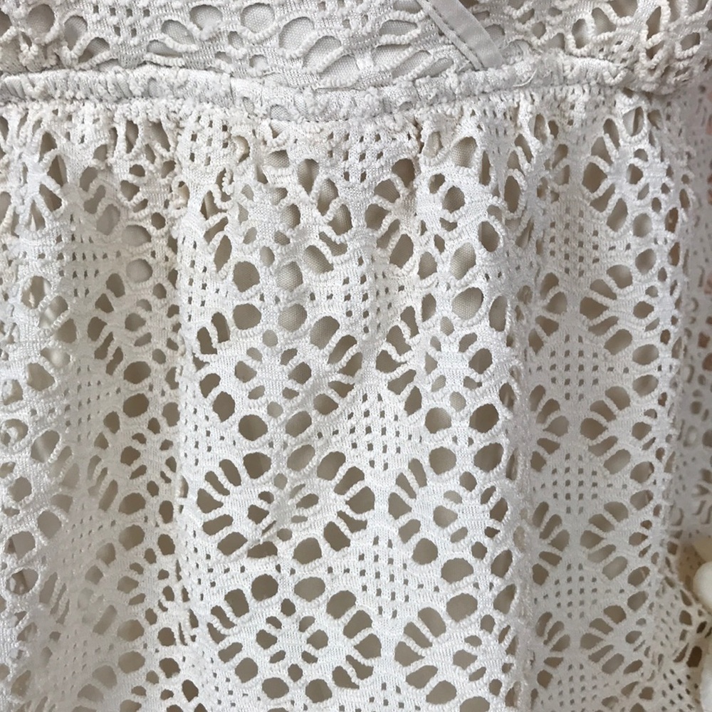 🌸EXPRESS V NECK CREAM LACE CROCHET TOP SIZE LARGE - Picture 7 of 16